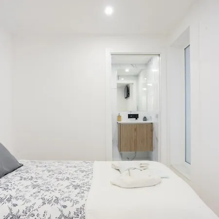 Blue By The River * リスボン