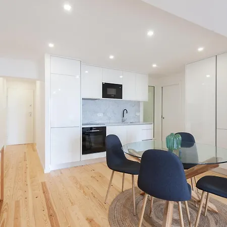 Blue By The River Lizbona