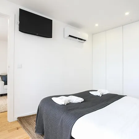 Blue By The River דירה